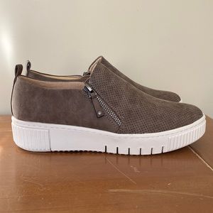 Soul by Naturalizer Turner grey slip on sneaker size 7 wide